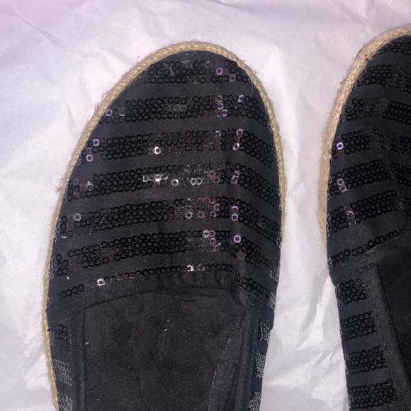 Gently worn Rue 21 black sequins flats. Worn maybe 2 times.  Excellent condition - Picture 9 of 15